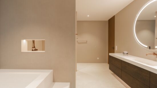 Steinhaus badezimmer modern beige