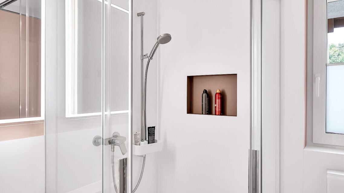 Komplettumbau Dusche Spülkasten Regalnische braun