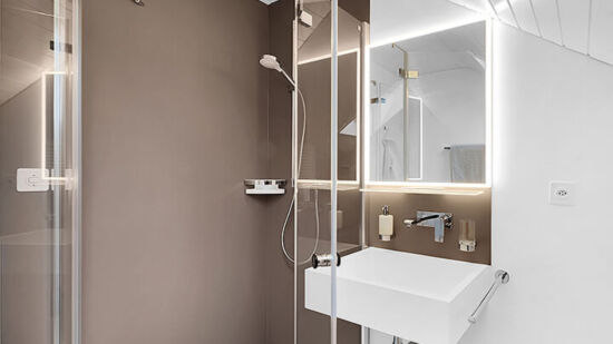 Komplettumbau dusche spuelkasten regalnische dachgeschoss modern