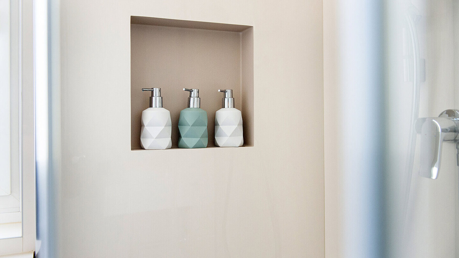 Teilsanierung Dusche Regalnische