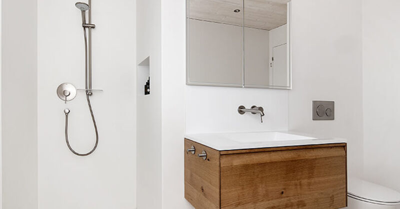 Badmodernisierung Bodenebene Dusche Waschtische