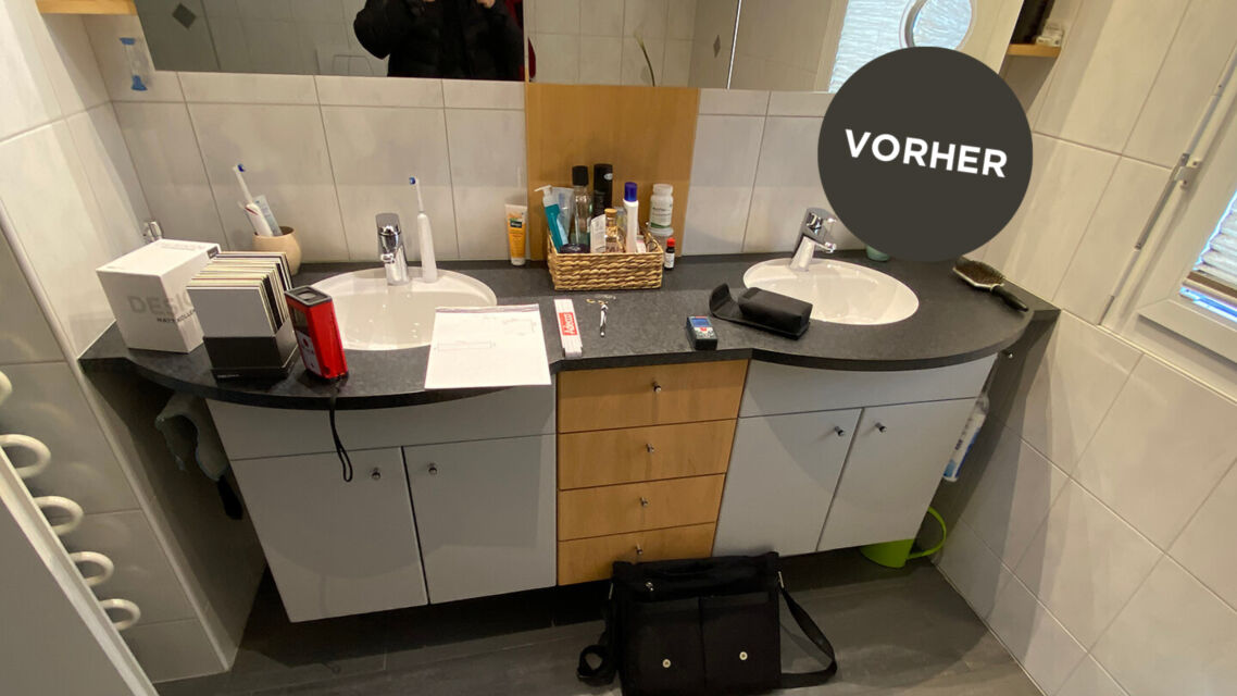 Komplett Umbau Dusche LED Regalnische massgenauer Waschtisch Dachschräge vorher