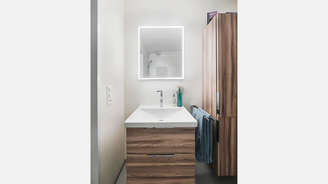 Komplettsanierung grosszügige Dusche WC Waschtisch