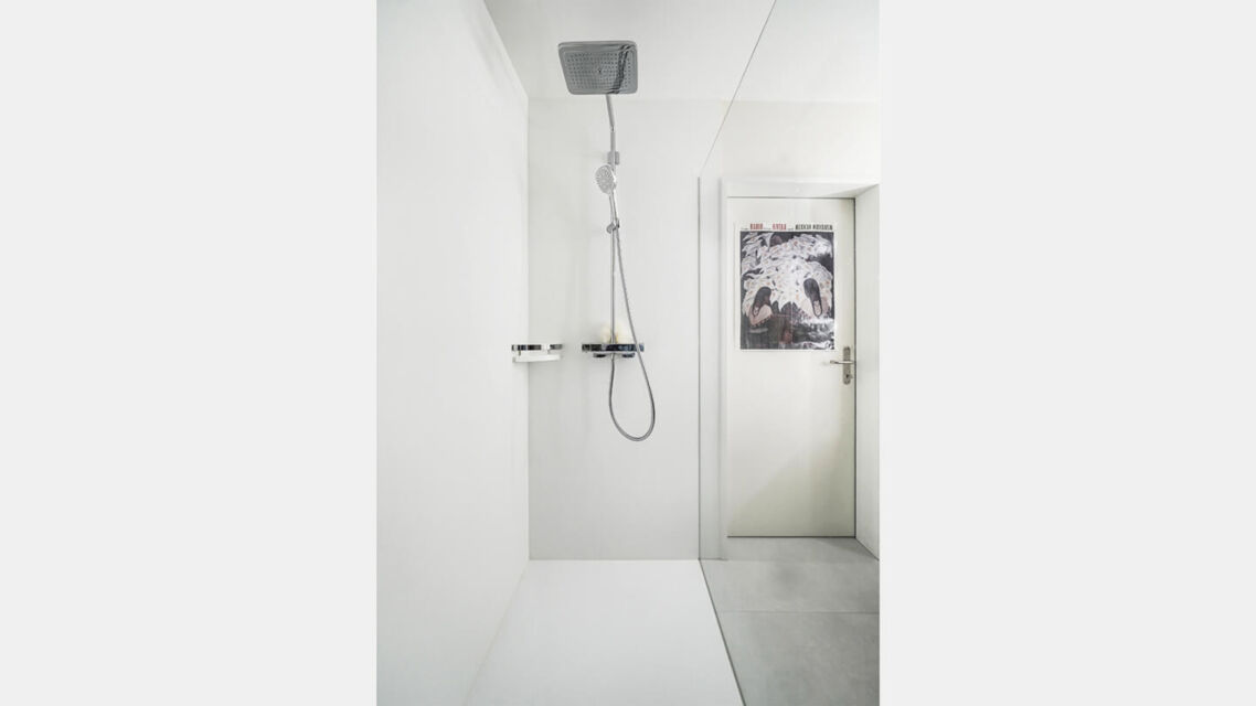 Komplettsanierung grosszügige Dusche WC Waschtisch