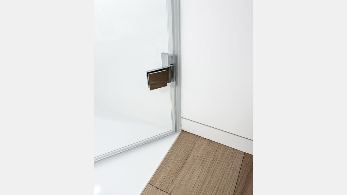 Badumbau dusche regalnische waschtisch badewanne 6