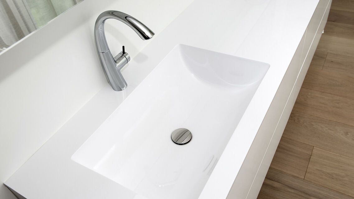 Badumbau dusche regalnische waschtisch badewanne 7