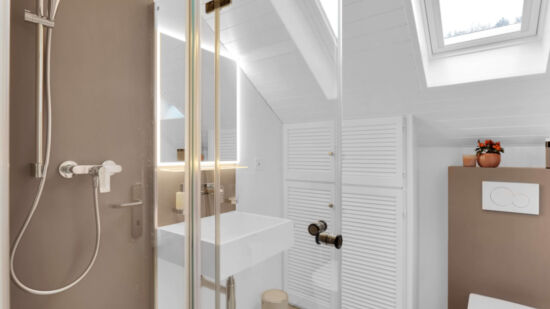 Dusche brauntoene waschbecken wsp spuelkastenverkleidung